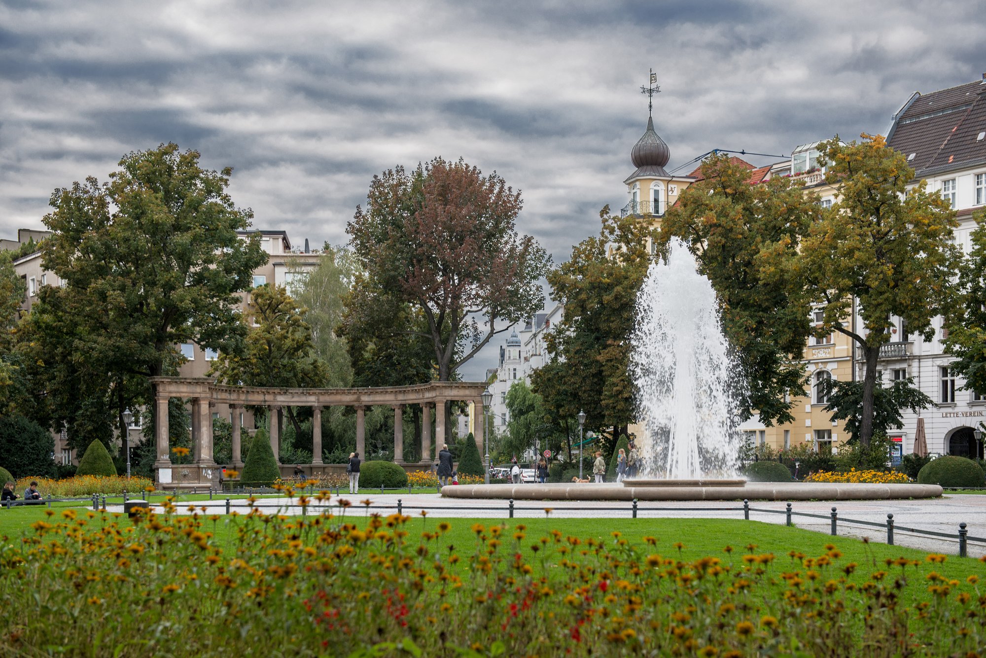 Berlin_-_Viktoria-Luise-Platz